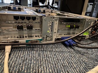 Server HP ProLiant DL380p Gen8 (2x Xeon, 160 GB RAM, 10GbE) - 5