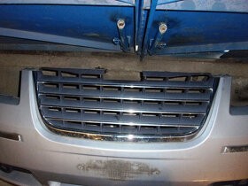 přední nárazník, maska, lišty, Chrysler Voyager RT 2008-10 - 5