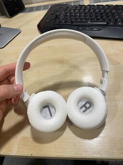 JBL 500BT sluchátka - NOVÉ NÁUŠNÍKY - bílé - 5