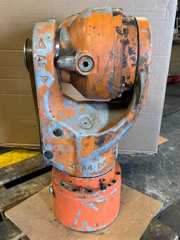 3 osé zápěstí z robota pro cnc svařovací stůl. - 5