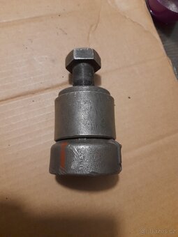 TRABANT TOVÁRNÍ STAHOVÁK NÁBOJŮ KOL. - 5