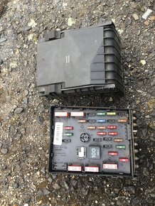 Pojistkový blok Vw passat b6 - 5