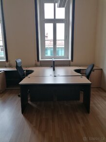 Kancelářské variabilní stoly a skříňky - 5