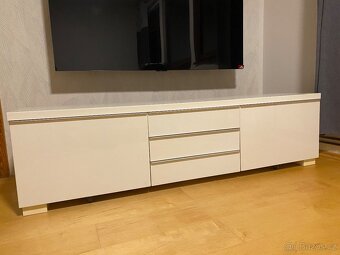 Stolek pod televizi IKEA - 5