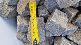 Dlažební kostky. Menší - 5