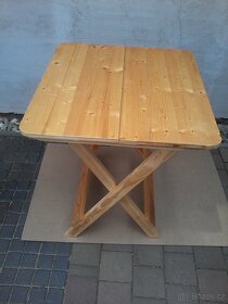 Prodám dřevěný rozkládací stolek - 5
