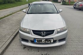 Honda Accord benzín 2.0 114kW naj.238tis r.2004 - 5