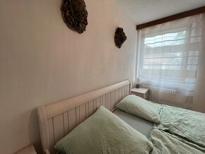 Masivní ložnice v provensálském stylu (798) - 5