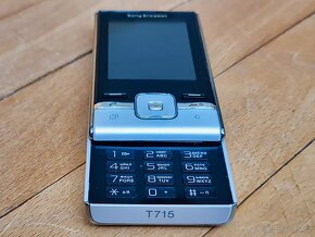 Sony Ericsson T715 ve stavu nového - 5