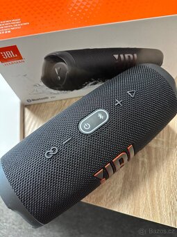JBL Charge 5 Black NOVÝ - 5