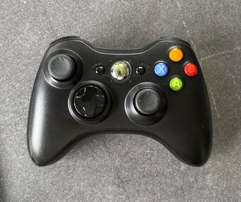 Xbox 360 (250 GB) + Kinect, ovladač, hry - 5