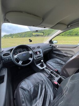 Ford Focus 1.6 hatchback - 5