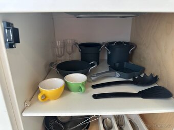 Dětská kuchyňka IKEA s nadobíčkem - 5