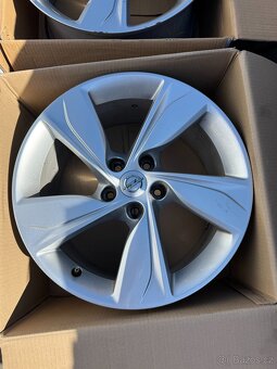 ORIGINÁL Alu OPEL INSIGNIA B R18, 5x115 - TPMS - 5