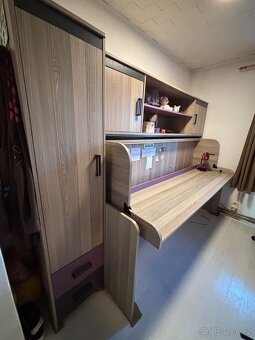 Sklápěcí postel se stolem a skříněmi - 5