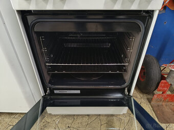 Sklokeramický sporák ELECTROLUX EKC54952OW / 50cm - 5