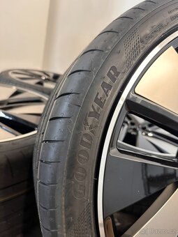 original Audi R21 E Tron GT RS 4J3601025J - 5
