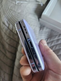 Oppo Find N2 Flip - 5