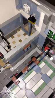 Lego Creator 10251 Brick Bank - 5
