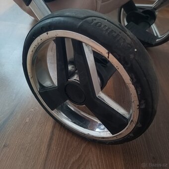 Kočárek Junama - 5