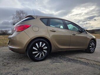 Opel Astra HATCHBACK - 2.ONAFTA - KUP ČR - 174tis - 5