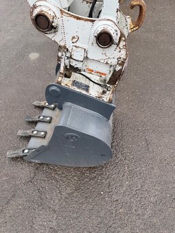 Bagr Takeuchi TB250 - 5