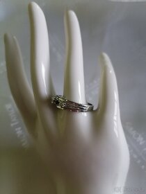 Zlatý prsten s diamanty a safíry - 5