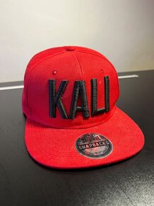 Snapbacky KALI – originální merchandise, nikdy nenošené - 5