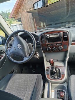 Suzuki Grand Vitara 2.0 16V, r.v. 9/2004 – spolehlivé SUV - 5