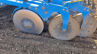 DEMO secí stroj 6 m + přihnojování pod patu+Section Control - 5