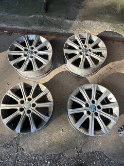 Alu kola Ford r16 - 5