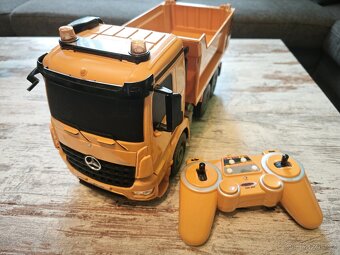 Bagr a nákladní auto na ovládání - 5