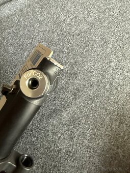 Pumpička s držákem mini s CO2 s bombičkou - 5