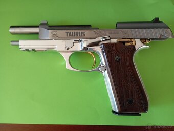 Pistole Taurus Pt 99 limited edition - 5