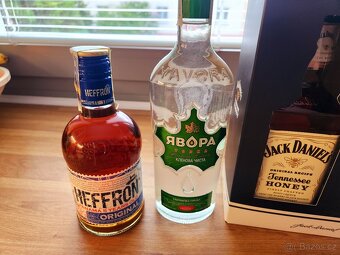 Alkohol vodka, rum, whiskey 0,7 alcohol, tvrdy - 5