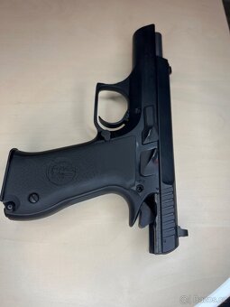 Samonabíjecí pistole Jericho 941 F 9mm - 5