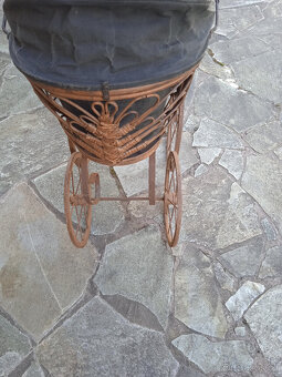 starý kočárek - 5