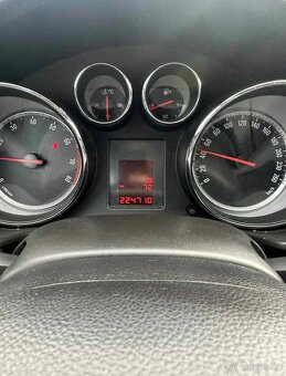 Opel Insignia 1.8 - 5