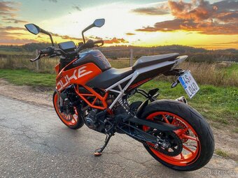 KTM DUKE 390 - 2017, 11.079km, 89.999 Kč - 5