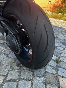 Triumph Speed Triple 1050 R - 5