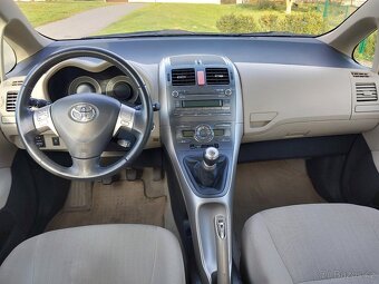 Toyota Auris 1.6 - 5
