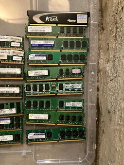 Paměti RAM do PC, typu DDR, DDR2 a DDR3, uvedená cena za vše - 5