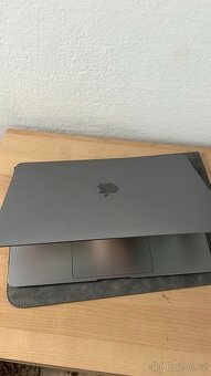 MacBook Air M1 Vesmírně šedá - 5