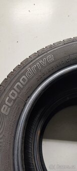 225/55/17C Dunlop Econodrive, 2023, 8.2mm. - 5