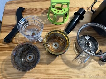 Odšťavňovač Kuvings EVO820 - 5