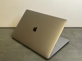 MacBook Pro 16" 2019 500GB / 16GB Space Gray - 5