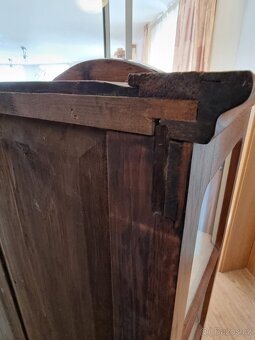 Prodám masivní rustikální skříň / vitrínu / skleník - 5