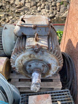 elektromotor 40 kW 737 ot - 5