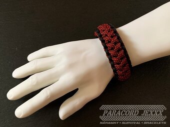 PARACORD náramek (18 cm) black - red - 5
