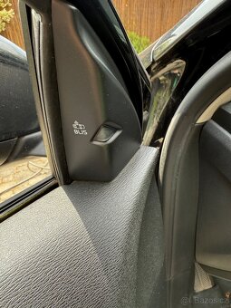 Volvo V40 D3 110 kW, 2017, 1. majitel, nezávislé topení - 5